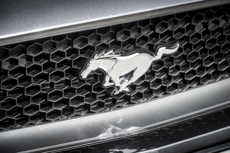  Ford Mustang GT Convertible 2015 года  (EU) (фото 18 из 32)